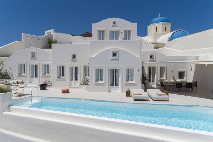 Santorini luxury villa Claudette in Oia