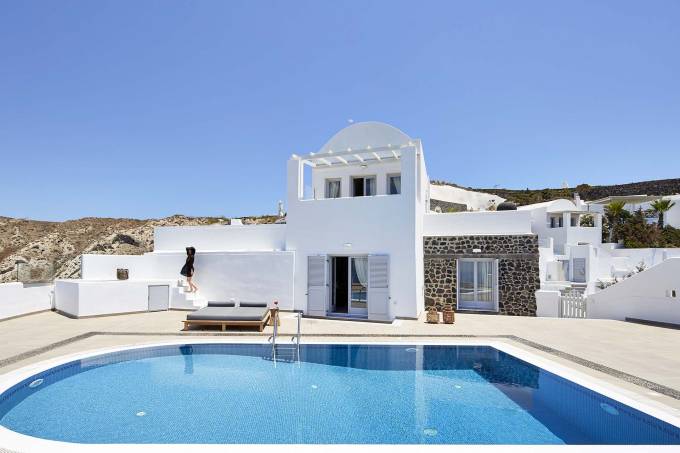 Santorini luxury villa Sapphire in Messaria