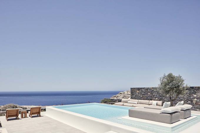 Santorini luxury villa Eunice in Oia