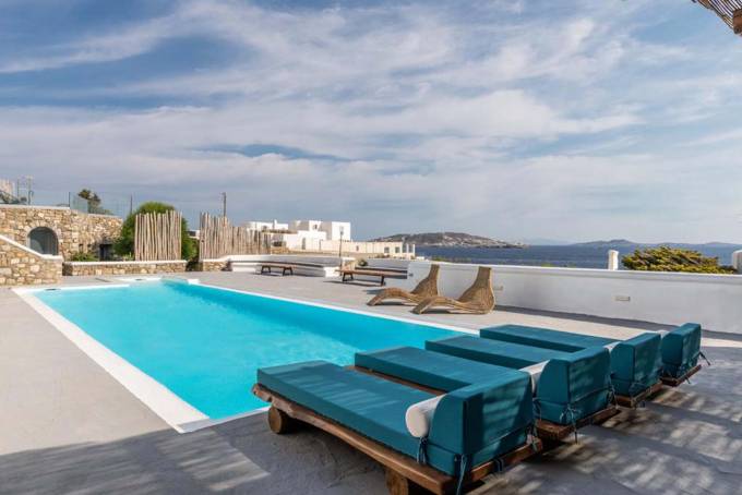 Mykonos luxury villa Ivory Retreat in Agios Stefanos