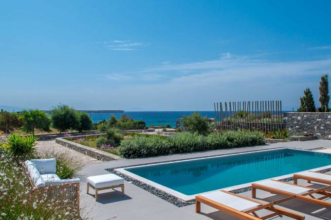 Paros luxury villa Dryos III in Chryssi Akti