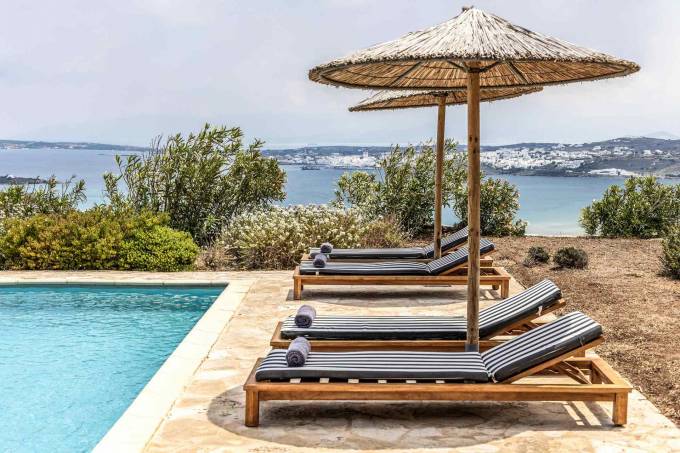 Paros luxury villa Lithos in Naoussa