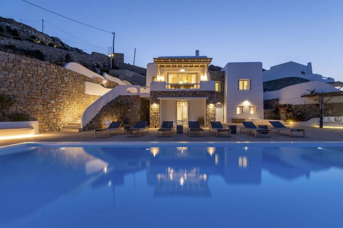 Mykonos luxury villa Majestic in Kalo Livadi