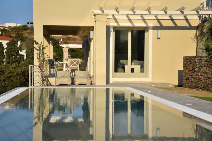 Lotti Luxury Villa in Andros