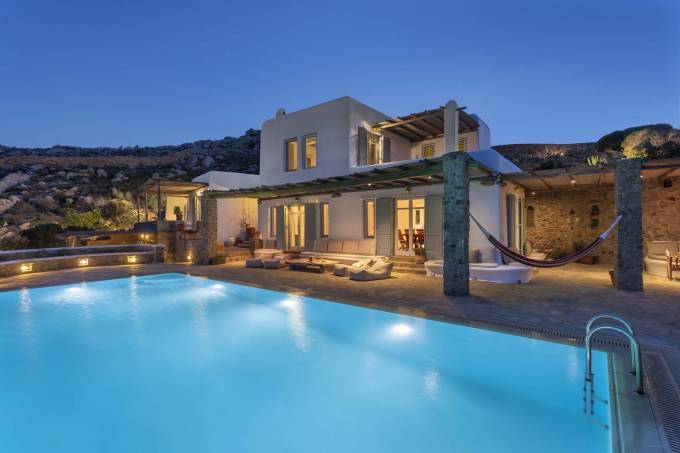 Mykonos luxury villa Cynthia Blue in Agrari