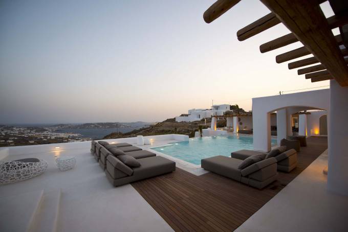 Mykonos luxury villa Blue Fantasy Retreat in Tourlos