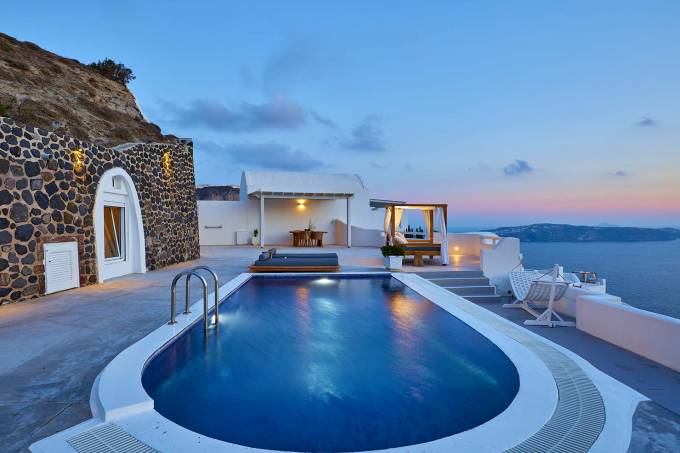 Santorini luxury villa Caldera Honeymoon in Messaria