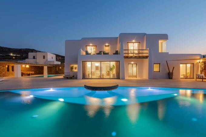 Mykonos luxury villa Bella in Ftelia