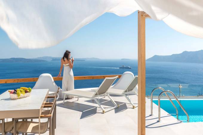 Santorini luxury villa Desiree in Oia