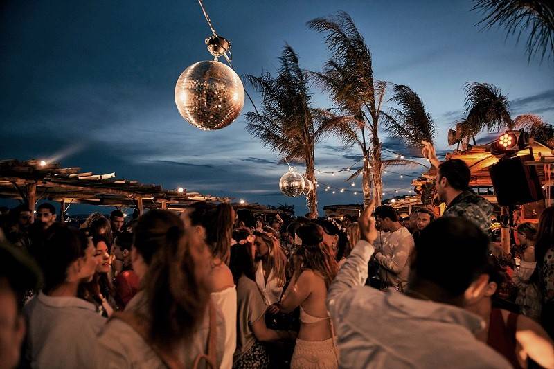 Mykonos Guide: where to dance on the beach
