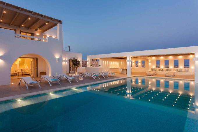 Paros luxury villa Majesty in Ambelas
