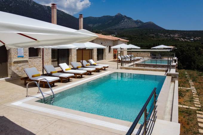 Mani luxury villa Serene Estate in Stoupa
